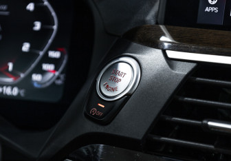 Подержанный автомобиль BMW X3 2020 года (20 фото)