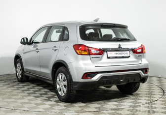 Подержанный автомобиль Mitsubishi ASX 2019 года (7 фото)