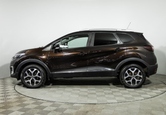 Подержанный автомобиль Renault Kaptur 2018 года (8 фото)