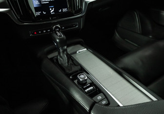 Подержанный автомобиль Volvo S90 2020 года (19 фото)