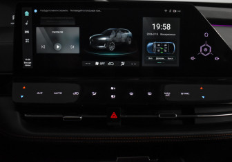 Подержанный автомобиль Changan UNI-K 2023 года (17 фото)