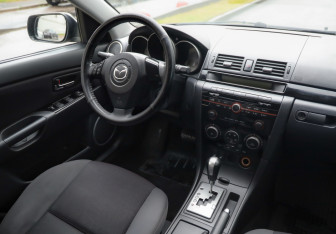 Подержанный автомобиль Mazda 3 Hatchback 2008 года (10 фото)
