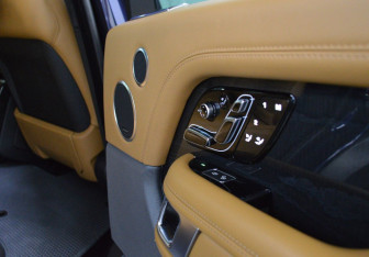 Подержанный автомобиль Land Rover Range Rover 2018 года (19 фото)