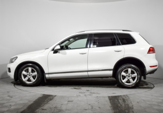 Подержанный автомобиль Volkswagen Touareg 2012 года (8 фото)