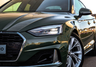 Подержанный автомобиль Audi A5 Liftback 2021 года (2 фото)