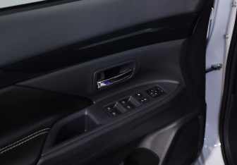 Подержанный автомобиль Mitsubishi Outlander 2022 года (20 фото)