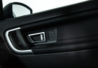 Подержанный автомобиль Land Rover Discovery Sport 2016 года (22 фото)