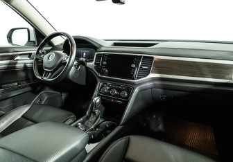 Подержанный автомобиль Volkswagen Teramont 2019 года (9 фото)