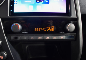 Подержанный автомобиль SsangYong Kyron 2012 года (15 фото)