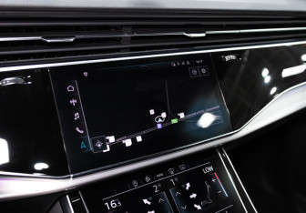 Подержанный автомобиль Audi Q8 2020 года (28 фото)