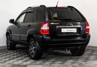 Подержанный автомобиль Kia Sportage 2008 года (7 фото)