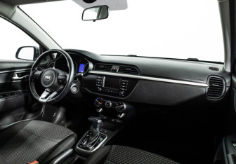 Подержанный автомобиль Kia Rio Sedan 2020 года (9 фото)