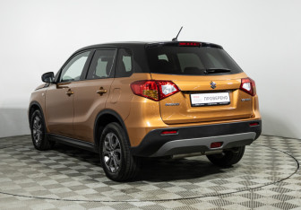 Подержанный автомобиль Suzuki Vitara 2018 года (7 фото)