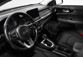 Подержанный автомобиль Kia Cerato Sedan 2021 года (9 фото)