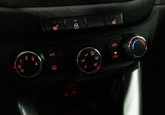 Подержанный автомобиль Kia Ceed Hatchback 2012 года (15 фото)