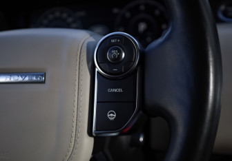 Подержанный автомобиль Land Rover Range Rover 2017 года (14 фото)