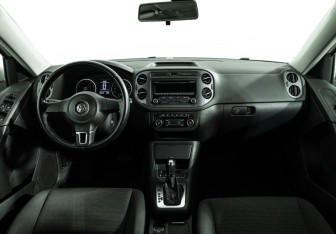 Подержанный автомобиль Volkswagen Tiguan 2013 года (13 фото)