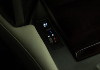 Подержанный автомобиль Lexus GX 2015 года (19 фото)