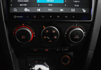 Подержанный автомобиль Mazda 3 Sedan 2007 года (16 фото)