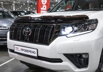 Подержанный автомобиль Toyota Land Cruiser Prado 2021 года (3 фото)