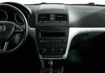 Подержанный автомобиль Skoda Yeti 2014 года (14 фото)