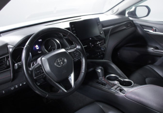 Подержанный автомобиль Toyota Camry Sedan 2021 года (27 фото)