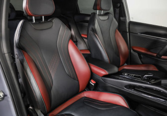 Подержанный автомобиль Geely Coolray 2023 года (27 фото)