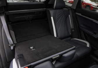 Подержанный автомобиль Geely Atlas 2024 года (35 фото)