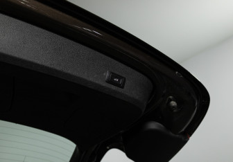 Подержанный автомобиль Audi Q7 2012 года (23 фото)