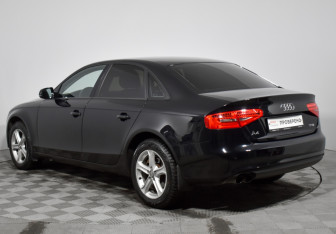 Подержанный автомобиль Audi A4 Sedan 2013 года (7 фото)