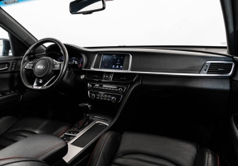 Подержанный автомобиль Kia Optima Sedan 2019 года (10 фото)