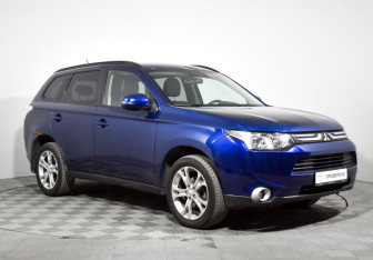 Подержанный автомобиль Mitsubishi Outlander 2013 года (3 фото)