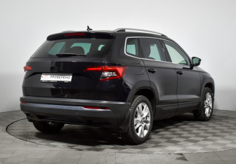 Подержанный автомобиль Skoda Karoq 2020 года (5 фото)