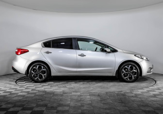 Подержанный автомобиль Kia Cerato Sedan 2014 года (4 фото)