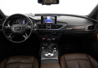 Подержанный автомобиль Audi A6 Sedan 2017 года (9 фото)