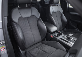 Подержанный автомобиль Audi Q5 2020 года (26 фото)
