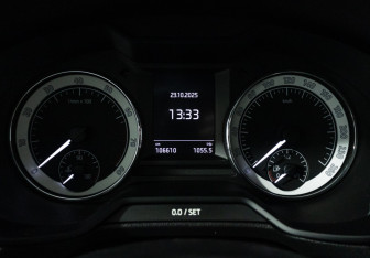 Подержанный автомобиль Skoda Octavia Liftback 2016 года (12 фото)