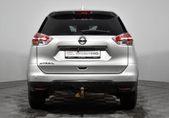 Подержанный автомобиль Nissan X-Trail 2017 года (6 фото)