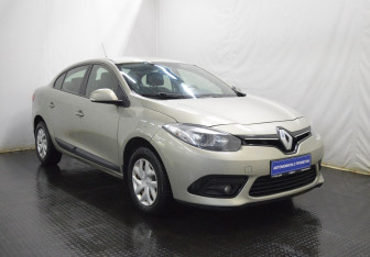 Подержанный автомобиль Renault Fluence 2013 года (3 фото)