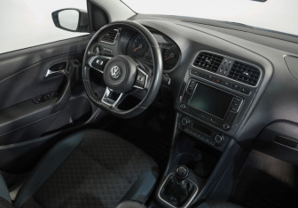 Подержанный автомобиль Volkswagen Polo Sedan 2019 года (8 фото)