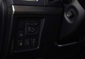 Подержанный автомобиль Toyota Land Cruiser Prado 2016 года (14 фото)