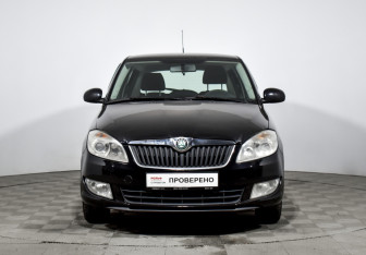 Подержанный автомобиль Skoda Fabia Hatchback 2010 года (2 фото)