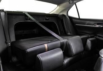 Подержанный автомобиль Toyota Camry Sedan 2019 года (30 фото)