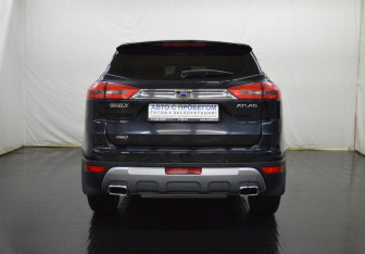 Подержанный автомобиль Geely Atlas 2018 года (6 фото)