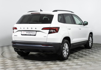 Подержанный автомобиль Skoda Karoq 2021 года (5 фото)