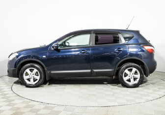 Подержанный автомобиль Nissan Qashqai 2010 года (8 фото)