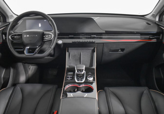 Подержанный автомобиль Omoda C5 2023 года (13 фото)