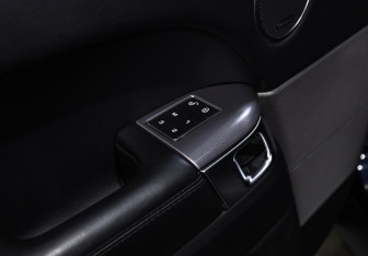 Подержанный автомобиль Land Rover Range Rover Sport 2016 года (27 фото)