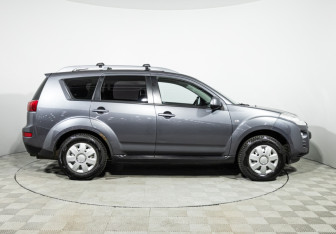 Подержанный автомобиль Peugeot 4007 2012 года (4 фото)
