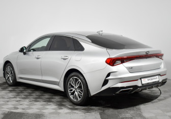 Подержанный автомобиль Kia K5 2021 года (7 фото)